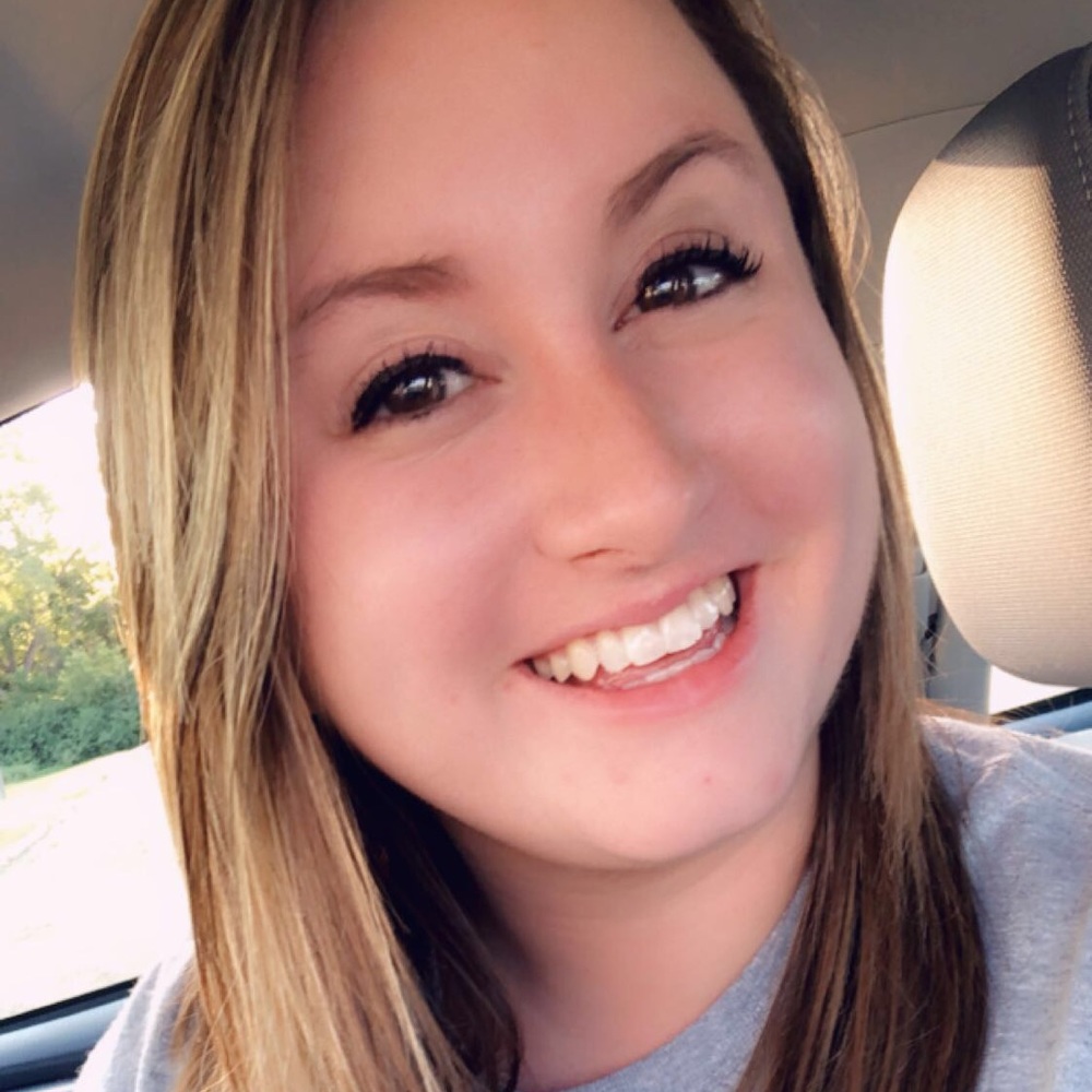 Meet your Posher, Danielle